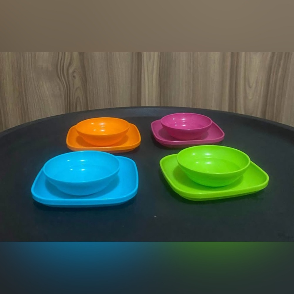 Tupperware Kids Toy 8pcs Mini Tumbler & plates
